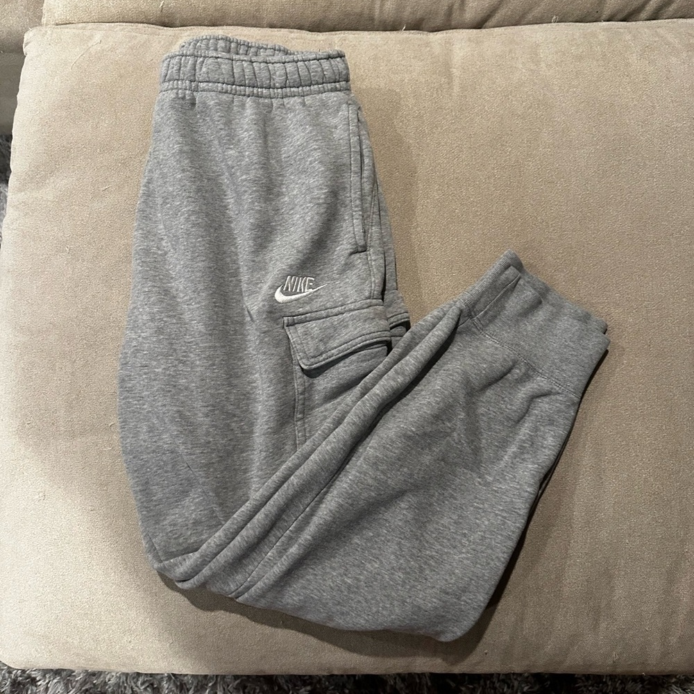 Nike Jogger Sweatpants
Size Large
Looser fit, tapered leg